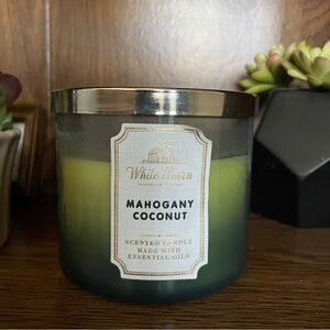 Bath & Body Works Mahogany Coconut candle